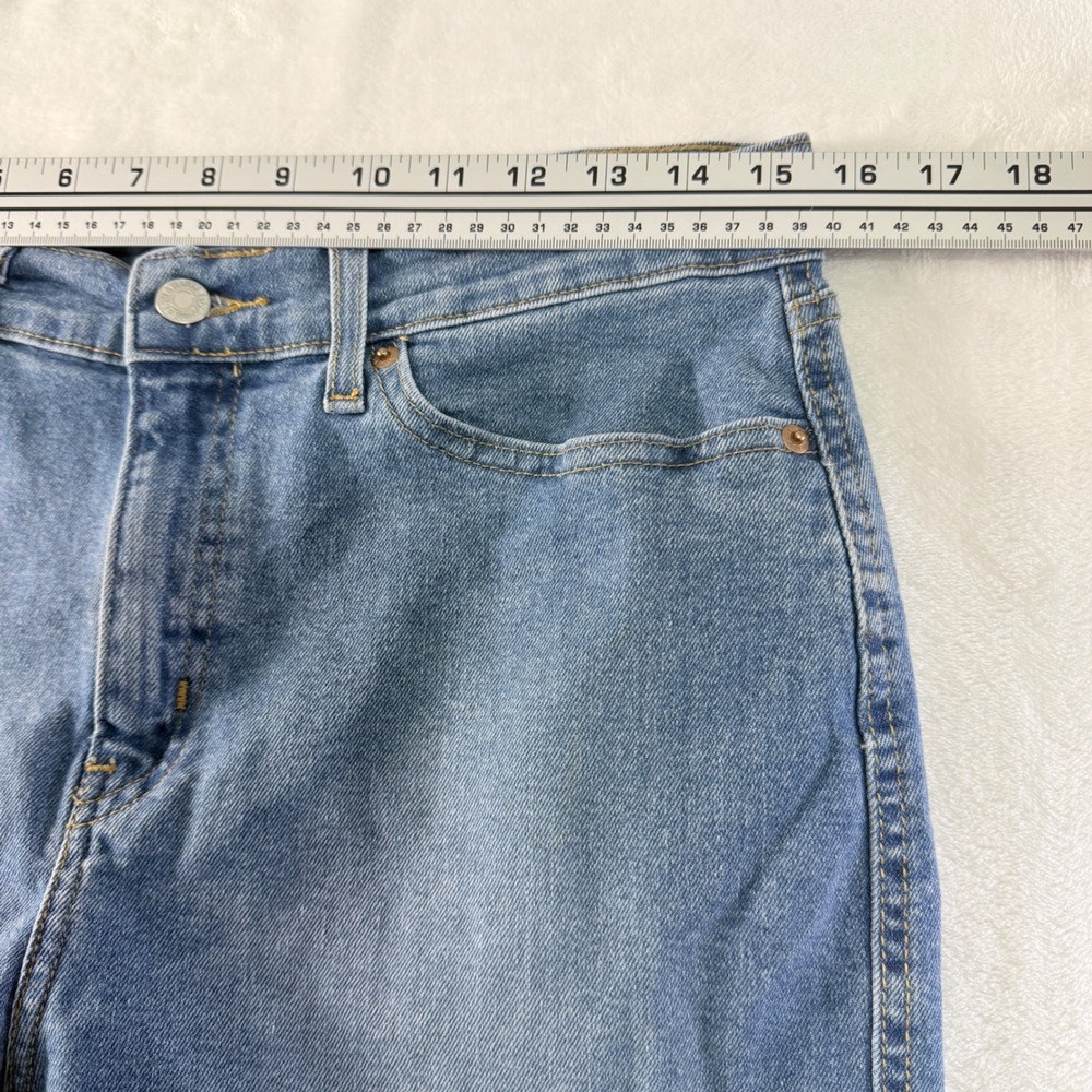 Levi Strauss Signature Boyfriend Jeans Womens 6 Mid Rise Cuffed Light Wash Denim - Picture 7 of 11